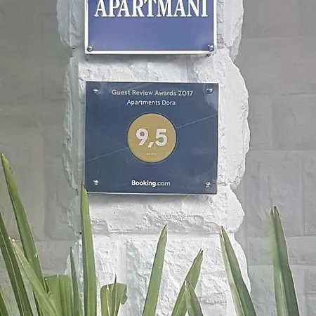Dora Apartment *