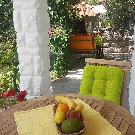 Dora Apartment *