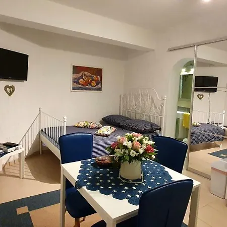 Dora Apartment