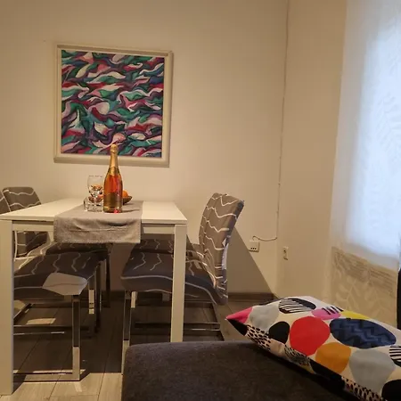 Dora Apartment *