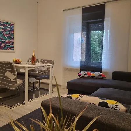 Dora Apartment *