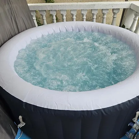 Dora *