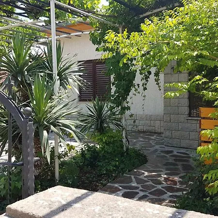 Apartment Dora