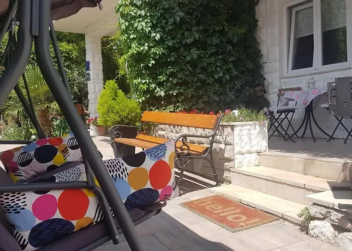 Dora * ツリクヴェニツァ