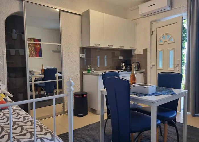 Dora ツリクヴェニツァ